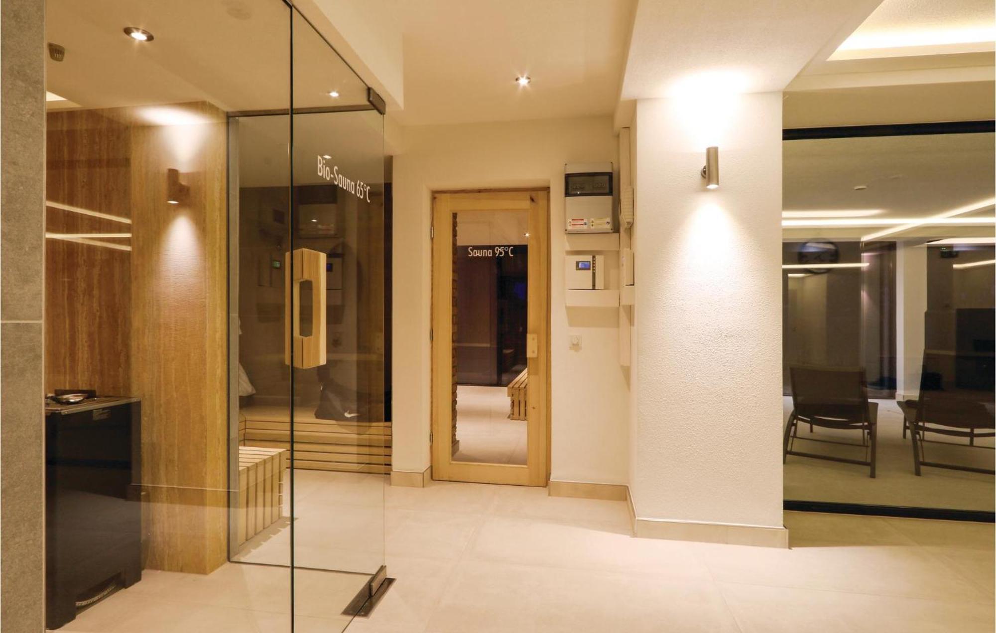 Penthouse Garden Apartment บินซ์ ภายนอก รูปภาพ