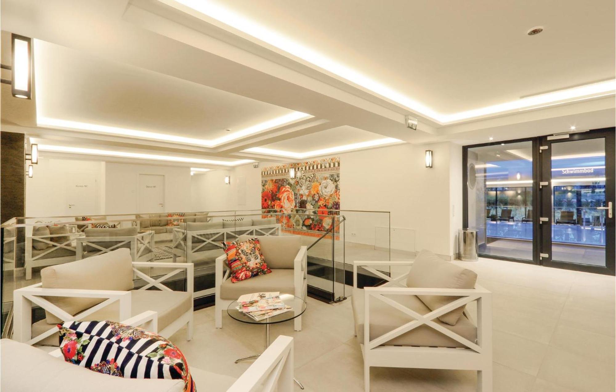 Penthouse Garden Apartment บินซ์ ภายนอก รูปภาพ